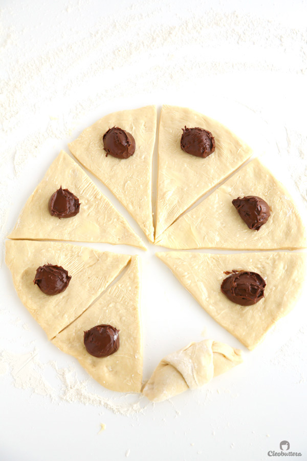 Heavenly Crescent Rolls (3 Ways) - The fluffiest and most tender rolls you could possible have, with 3 different fillings. There's the Nutella filled, the gooey mozzarella stuffed and the classic plain butter. 