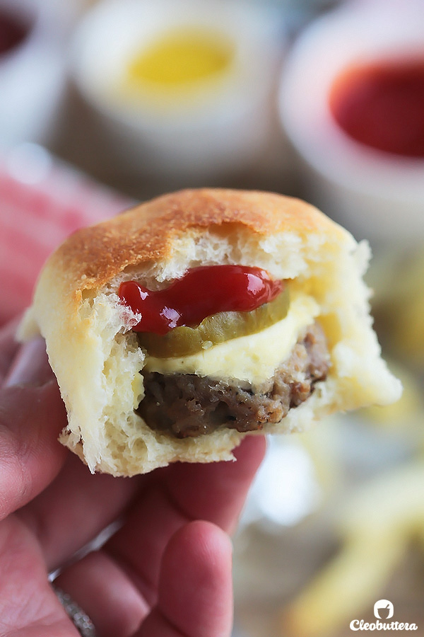 Mini Cheeseburger-stuffed Buns