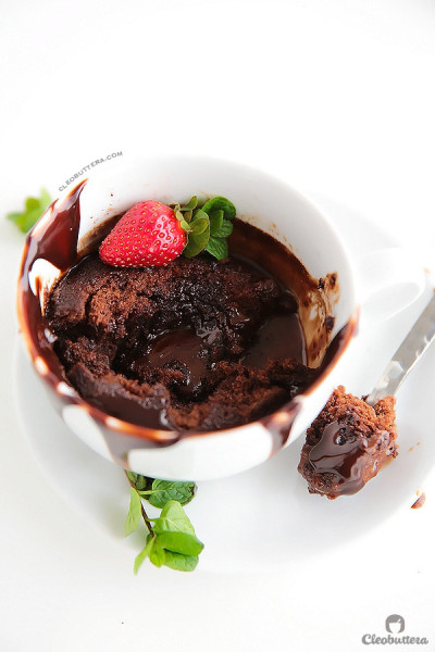 Molten Chocolate Mug Cake | Cleobuttera