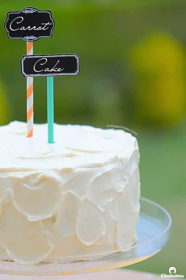 INCREDIBLE CARROT CARROT CAKE WITH CREAM CHEESE FROSTING {Simply classic, but probably the BEST recipe out there. And that cream cheese frosting is so creamy, perfectly sweet and very stable!}