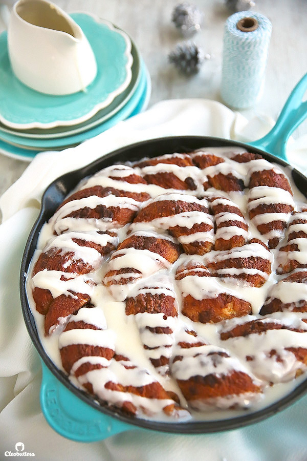 This giant skillet cinnamon roll with cream cheese glaze is an incredibly delicious “twist” on the classic favorite. Slightly crusty on the outside, irresistibly squishy soft and gooey on the inside.