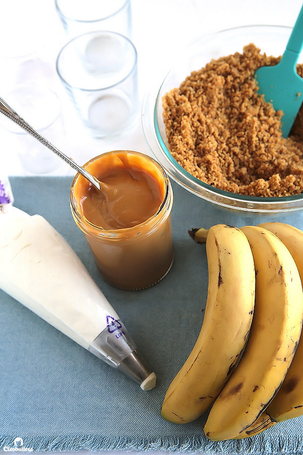 The much loved banana toffee pie made even simpler in cute little individual cups! With layers of digestive biscuit crust, dulce de leche, banana slices and whipped cream, this no-bake “pie” is dangerously delicious and a cinch to make!