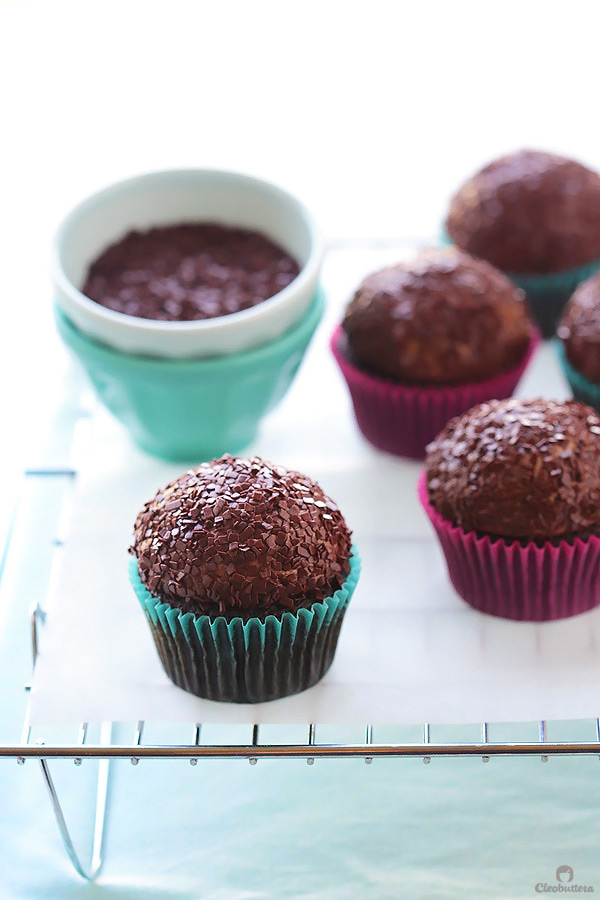 Light and fluffy, moist chocolate cupcake topped with a cloud-like Italian meringue chocolate buttercream and dipped in French chocolate sprinkles. The whole experience is like biting into a chocolate cloud. (Inspired by Kara’s Cupcakes famous Chocolate Velvet Cupcake)