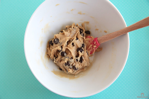 Recipe for 1 giant thick and chewy chocolate chip cookie! Perfect for those moments when all you need is a cookie, but too lazy to make an entire batch. (Can also make 2 regular sized cookie or mini skillet cookies a la mode!)