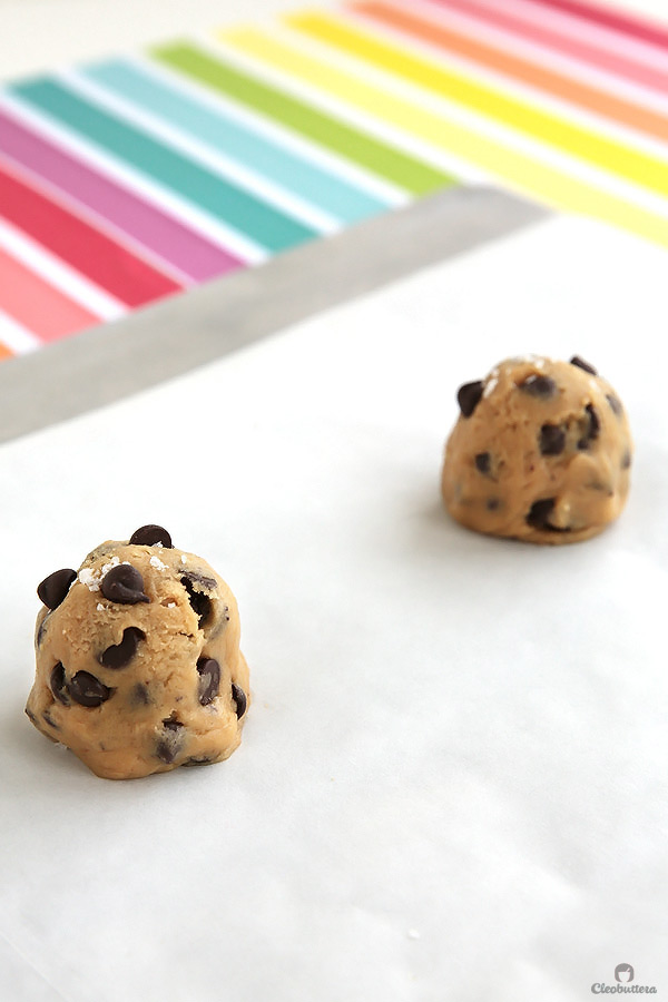 Recipe for 1 giant thick and chewy chocolate chip cookie! Perfect for those moments when all you need is a cookie, but too lazy to make an entire batch. (Can also make 2 regular sized cookie or mini skillet cookies a la mode!)