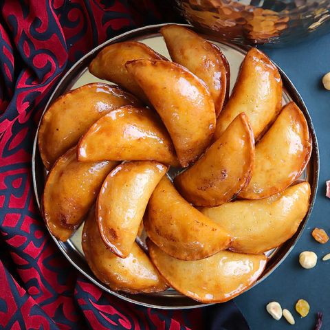 Classic Qatayef With Nuts Cleobuttera