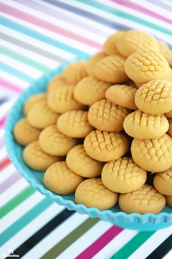 An AMAZING recipe for traditional Eid (post Ramadan Feast) cookies! These have a fabulously delicate texture that dissolves in the mouth. Filling variations included!