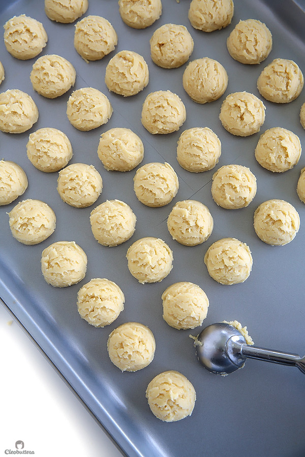 An AMAZING recipe for traditional Eid (post Ramadan Feast) cookies! These have a fabulously delicate texture that dissolves in the mouth. Filling variations included!