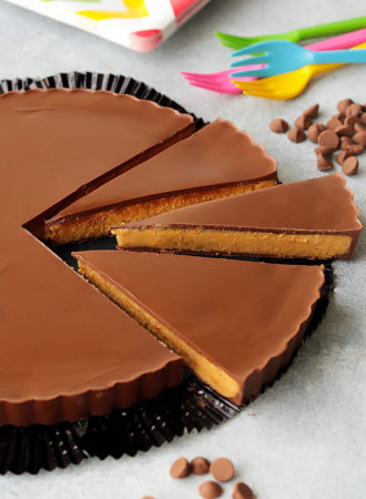 This blown up version of Reese's is literally the BIGGEST treat for peanut butter cup lovers!  It tastes so much like the real thing and it doesn't hurt that its NO bake and so easy to make!