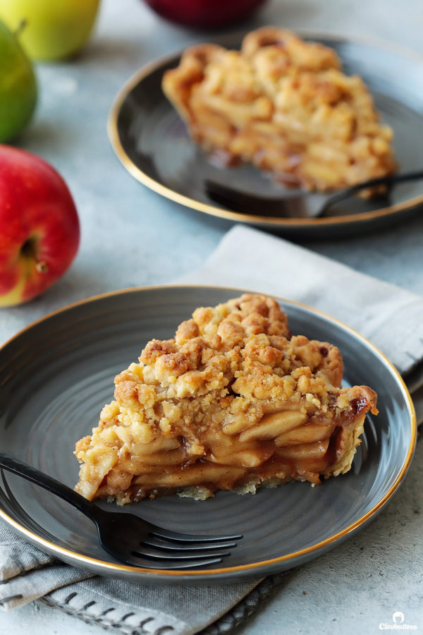 Apple Crumb Pie | Cleobuttera