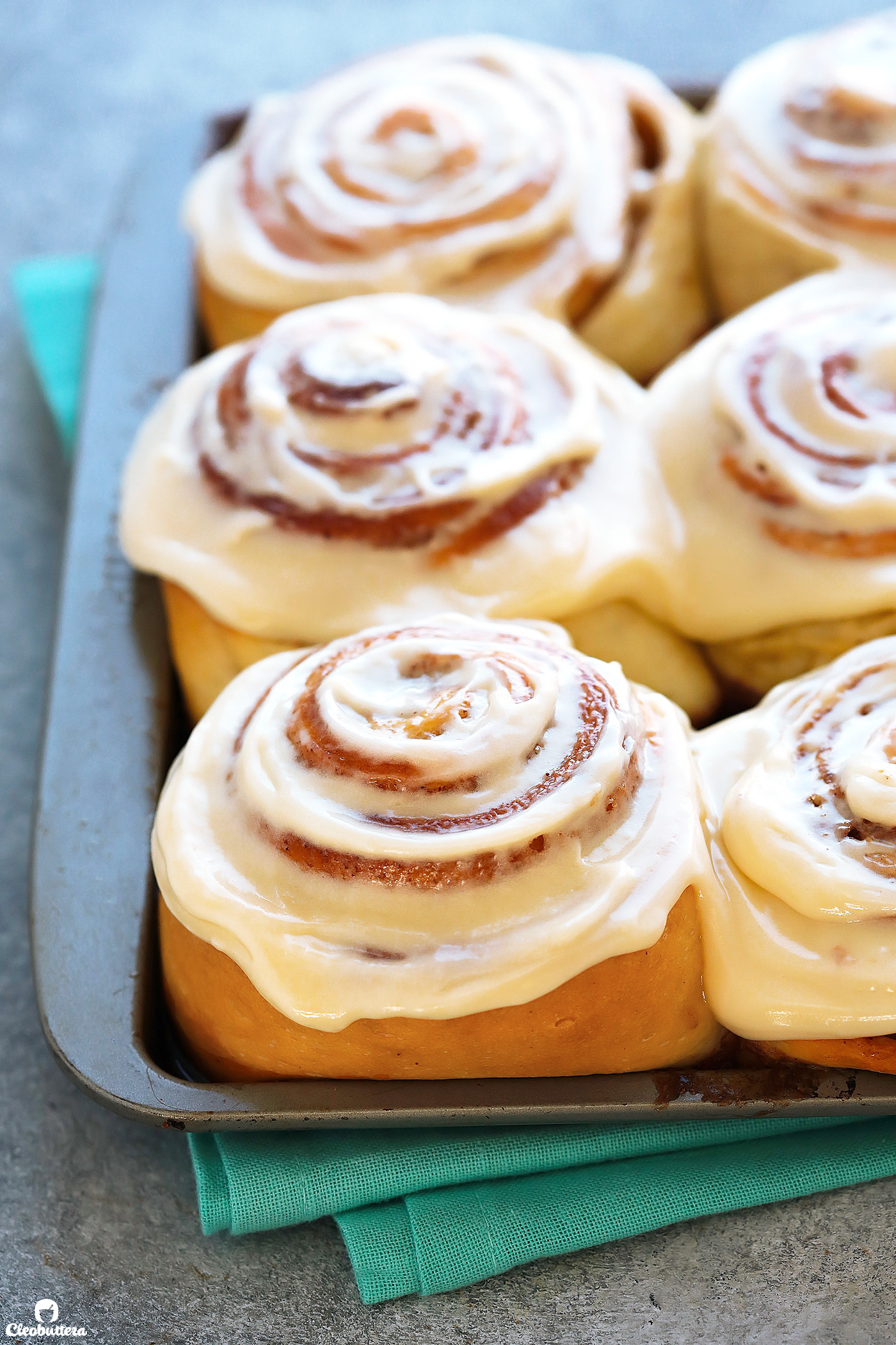 Giant Cinnamon Roll - Two of a Kind