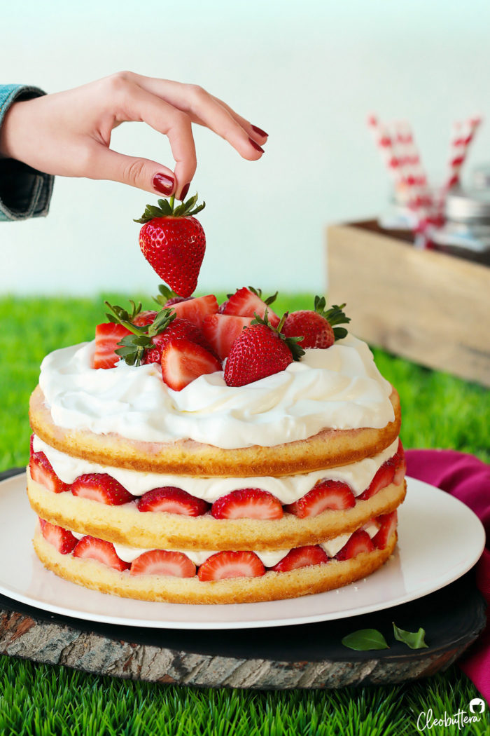 Fresh Strawberries and Cream Cake - Cupcakes & Kale Chips