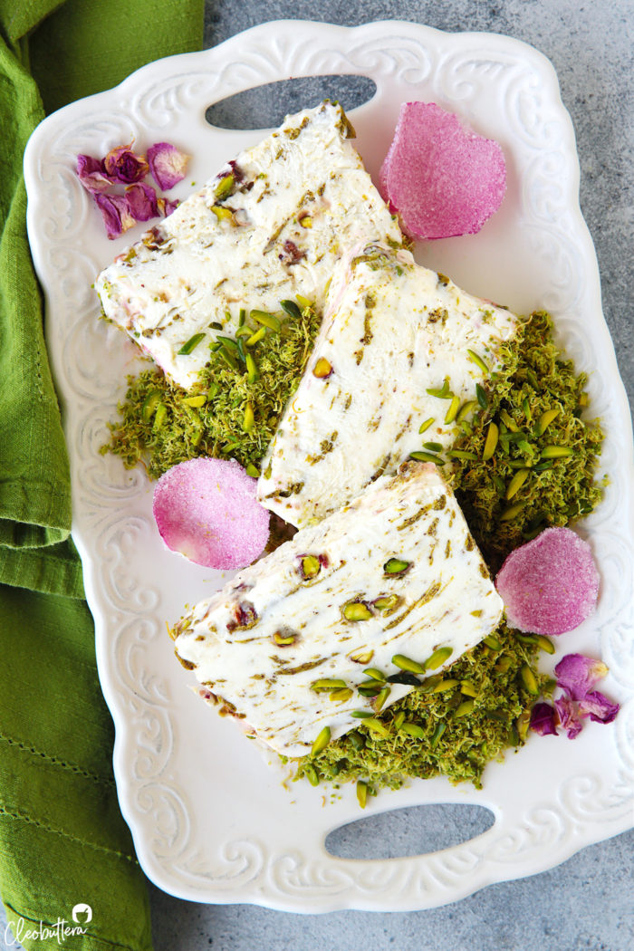 Pistachio ice cream cake